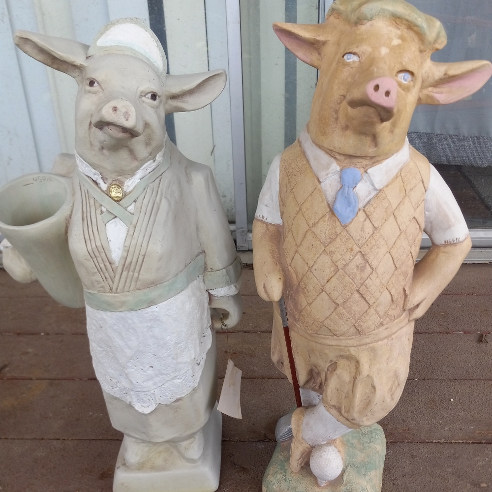 Mrs Buttercup pigs